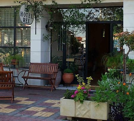 Rex Hotel - Bebeka'S Захаро Екстериор снимка